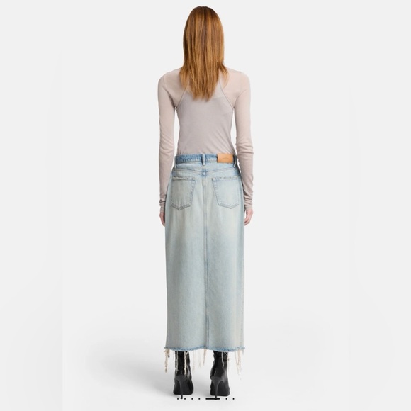 7 For All Mankind Denim Midi Skirt Asymmetrical Raw Hem NWT Size 25 Peaches - Picture 13 of 13